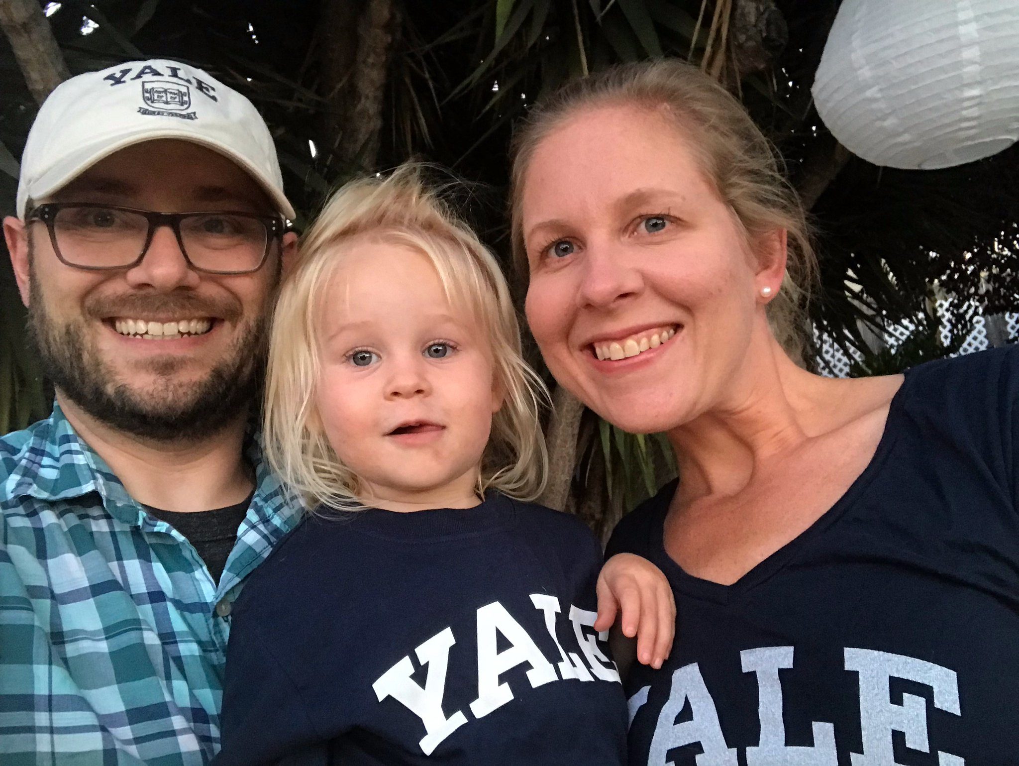 cropped-Yale-family-1.jpg